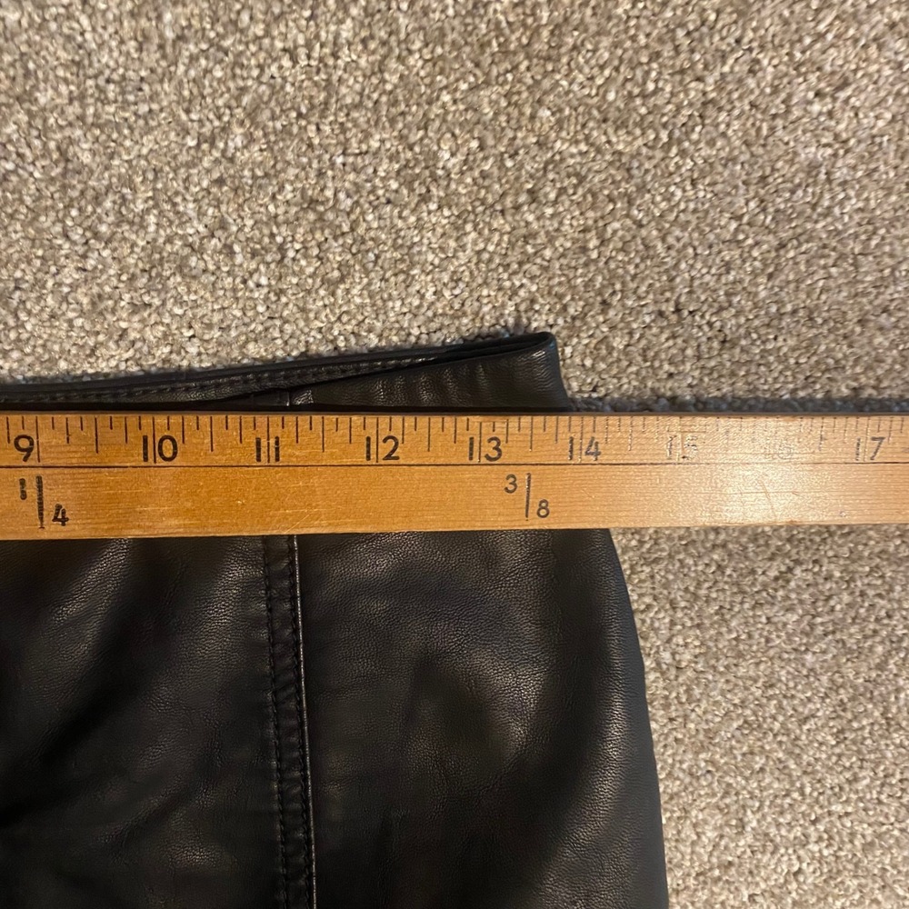 Free People 1veganLeather Mini Skirt Womens 4 Black Excellent Zipper OB583305 - Picture 6 of 7